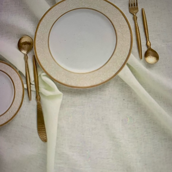 Solino Home 100% Pure Linen Tablecloth 52” x 52” Ivory Color New - Picture 3 of 9